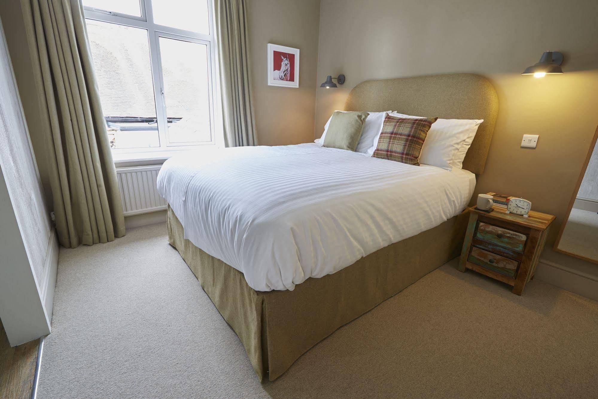 Lyndhurst House Luaran gambar